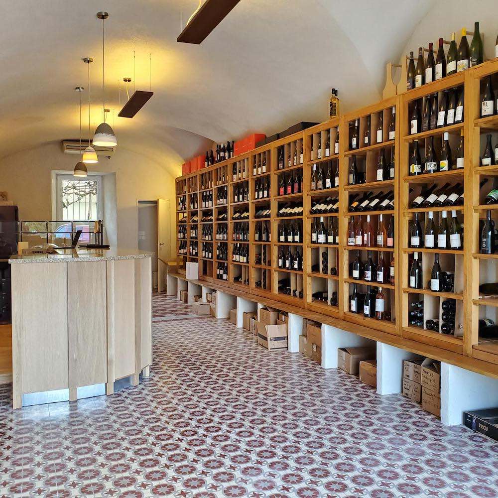 Cave Vins sur Vans